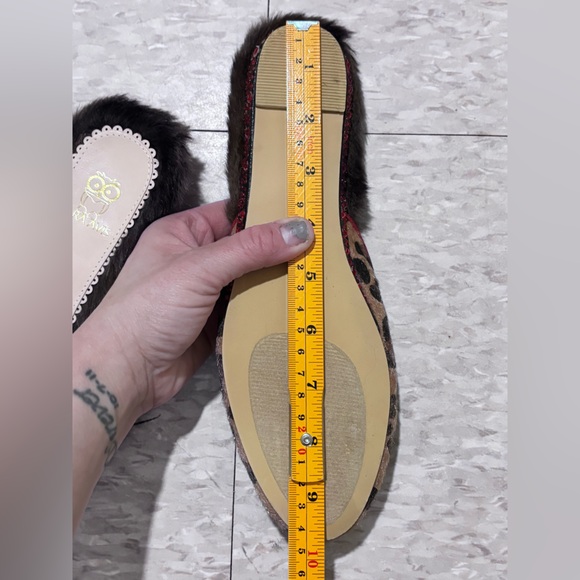 Leopard Print Red Rhinestone Lips Faux Fur Mule by Iris ApfelSize 8M - Picture 16 of 16